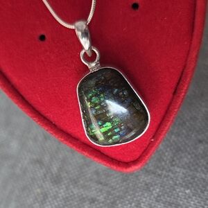 Sterling Silver Ammolite Pendant Necklace Stamped 925 in Gift Box
